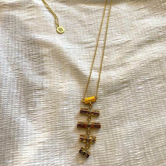 🔴Gold and black house of Harlow necklace